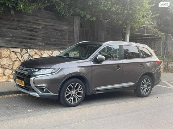 מיצובישי אאוטלנדר Instyle אוט' 7 מק' 2.0 (150 כ"ס) בנזין 2018 למכירה ברמת השרון