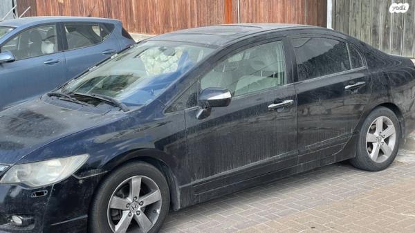 הונדה סיוויק סדאן החדשה Executive אוט' 1.8 (140 כ''ס) בנזין 2011 למכירה בפרדס חנה כרכור