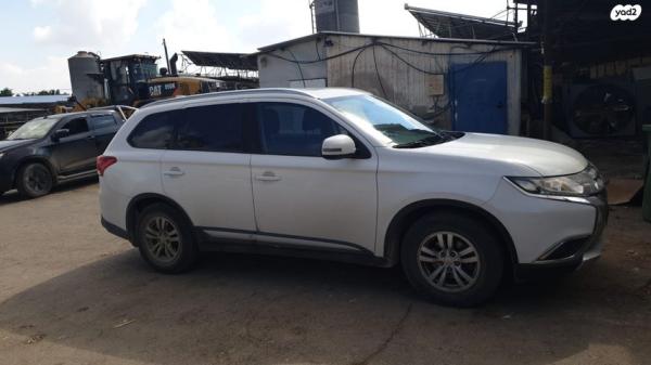 מיצובישי אאוטלנדר Instyle אוט' 7 מק' 2.0 (150 כ"ס) בנזין 2017 למכירה בקרית גת