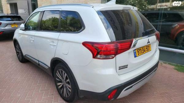 מיצובישי אאוטלנדר Instyle אוט' 7 מק' 2.0 (150 כ"ס) בנזין 2018 למכירה בלוד