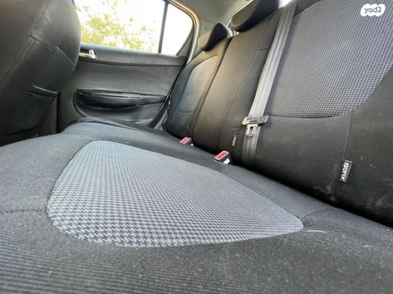 יונדאי i20 Insight ידני 1.2 (85 כ"ס) בנזין 2013 למכירה בהרצליה