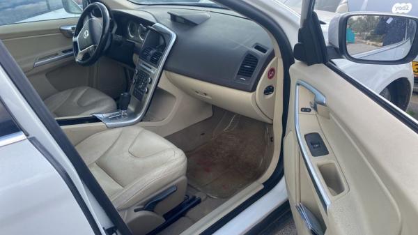 וולוו XC60 4X4 D5 Active סטיישן אוט' דיזל 2.4 (205 כ''ס) דיזל 2011 למכירה בחולון