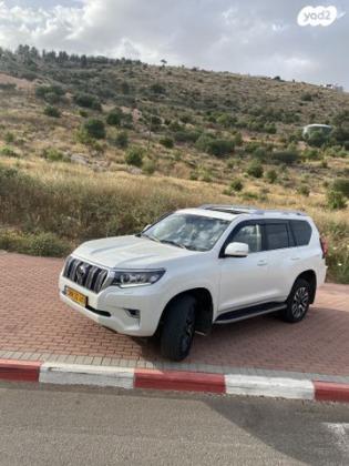 טויוטה לנד קרוזר ארוך Sahara אוט' 7 מק' דיזל 5 דל' 2.8 (204 כ"ס) דיזל 2023 למכירה באכסאל