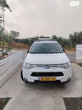 מיצובישי אאוטלנדר Instyle אוט' 7 מק' 2.0 (150 כ"ס) בנזין 2015 למכירה בעמקה