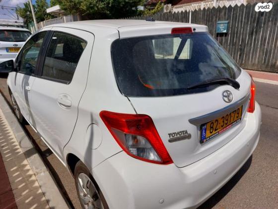 טויוטה יאריס Style אוט' 1.3 (99 כ"ס) בנזין 2012 למכירה ברחובות