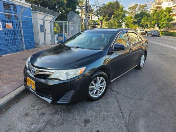 טויוטה קאמרי LE הייבריד אוט' 2.5 (200 כ"ס) בנזין 2014 למכירה בנתניה