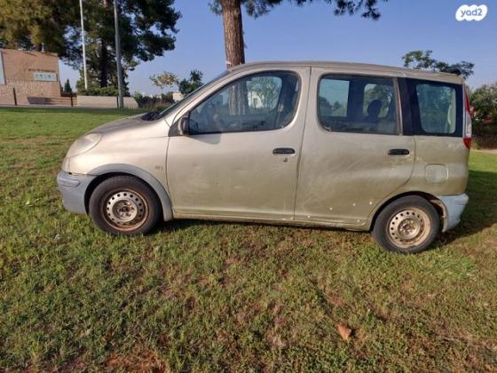 טויוטה יאריס Verso Luna אוט' 1.3 (86 כ"ס) בנזין 2004 למכירה בגאולים