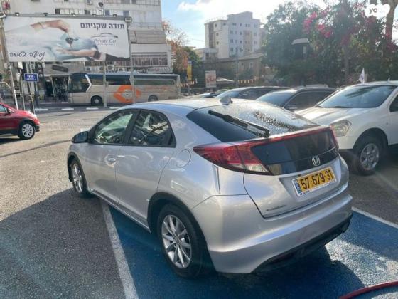 הונדה סיוויק האצ'בק החדשה Comfort אוט' 1.8 (142 כ''ס) בנזין 2014 למכירה ברחובות