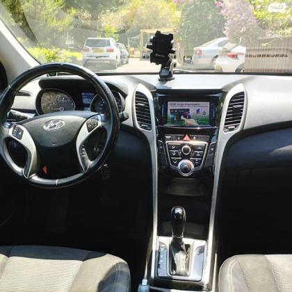 יונדאי i30 Inspire סטיישן אוט' 1.6 (135 כ"ס) בנזין 2015 למכירה ברמת גן