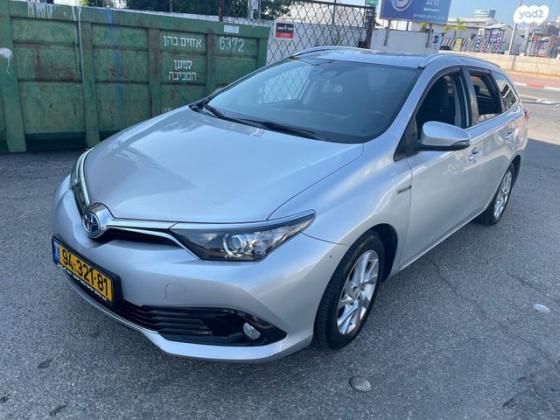 טויוטה אוריס הייבריד TS סטיישן הייבריד אוט' 1.8 (99 כ"ס) בנזין 2017 למכירה בחולון