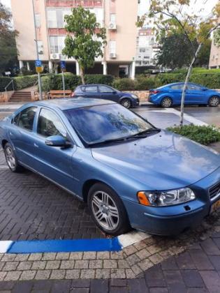וולוו S60 אוט' 2.4 (140 כ''ס) בנזין 2008 למכירה ברמת גן