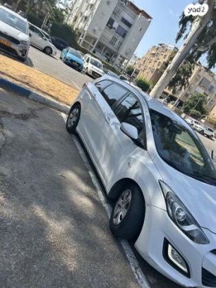 יונדאי i30 Inspire סטיישן אוט' 1.6 (135 כ"ס) בנזין 2014 למכירה ברמת השרון