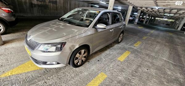 סקודה פאביה Ambition אוט' 1.2 (110 כ''ס) בנזין 2015 למכירה בתל אביב יפו