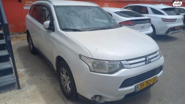 מיצובישי אאוטלנדר Instyle אוט' 7 מק' 2.0 (150 כ"ס) בנזין 2014 למכירה בנתניה
