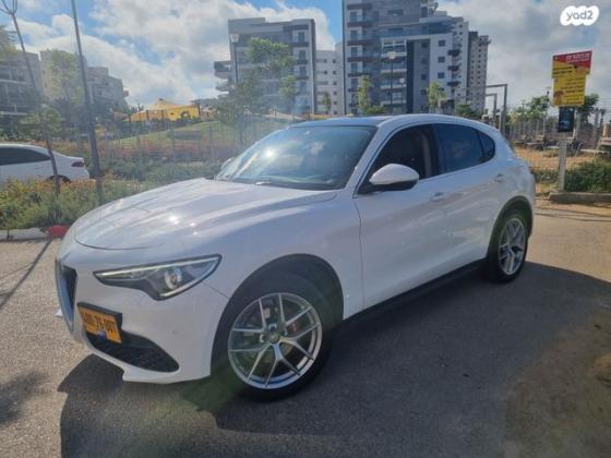 אלפא רומיאו סטלויו 4X4 First Edition SR אוט' 2.0 (280 כ''ס) בנזין 2018 למכירה ברמת גן