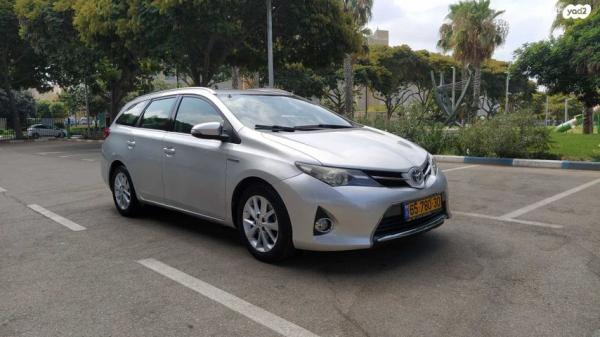 טויוטה אוריס הייבריד TS סטיישן הייבריד אוט' 1.8 (99 כ"ס) בנזין 2014 למכירה בנתניה