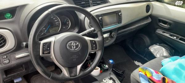 טויוטה יאריס הייבריד Hybrid אוט' 1.5 (74 כ''ס) בנזין 2014 למכירה בקרית טבעון
