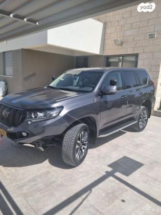 טויוטה לנד קרוזר ארוך Sahara אוט' 7 מק' דיזל 5 דל' 2.8 (204 כ"ס) דיזל 2022 למכירה בדימונה