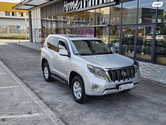 טויוטה לנד קרוזר קצר 4X4 Select 60th אוט' דיזל 3.0 (190 כ''ס) דיזל 2011 למכירה בראשון לציון