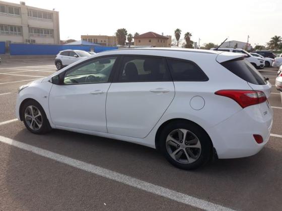יונדאי i30 Inspire סטיישן אוט' 1.6 (135 כ"ס) בנזין 2015 למכירה באלקנה