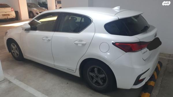 לקסוס CT200H Executive הייבריד אוט' 1.8 (99 כ''ס) בנזין 2018 למכירה בתל אביב יפו