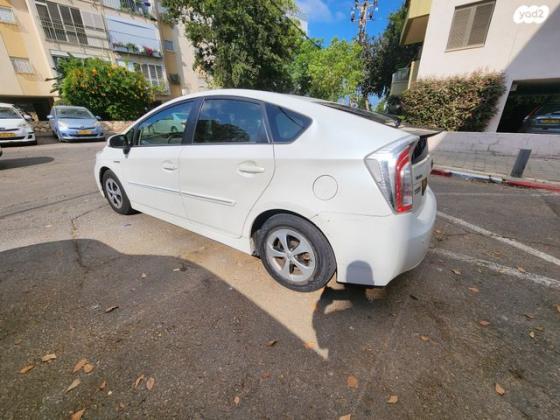 טויוטה פריוס GLI הייבריד אוט' 1.8 (99 כ"ס) בנזין 2013 למכירה בתל אביב יפו
