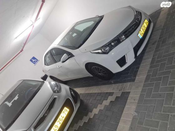 טויוטה קורולה Sun אוט' 1.6 (132 כ"ס) בנזין 2015 למכירה בראשון לציון