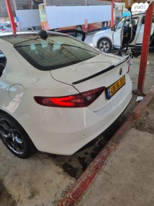 אלפא רומיאו ג'וליה Milano Speciale אוט' 2.0 (197 כ"ס) בנזין 2018 למכירה באילת