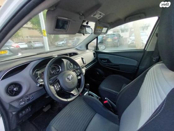 טויוטה יאריס הייבריד Style אוט' 1.5 (73 כ"ס) בנזין 2018 למכירה בתל אביב יפו