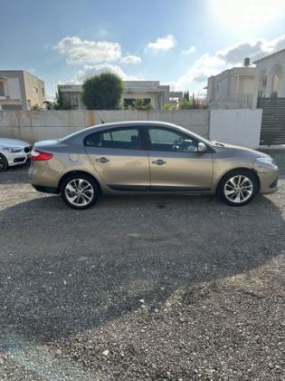 רנו פלואנס Ambiance אוט' דיזל 1.5 (110 כ''ס) דיזל 2015 למכירה בטירה