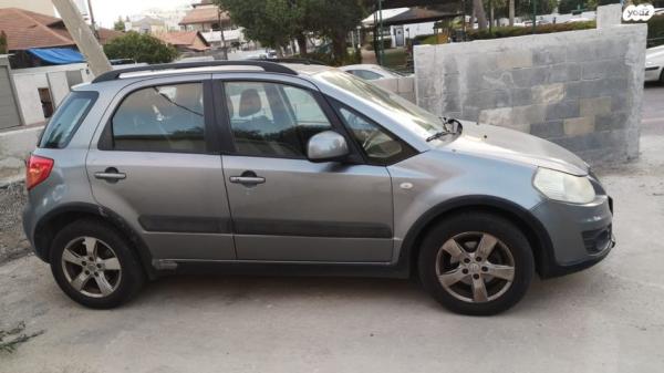 סוזוקי SX4 GLX הצ'בק אוט' 1.6 (120 כ"ס) בנזין 2012 למכירה ברעננה