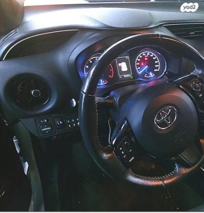 טויוטה יאריס Black Top אוט' 1.5 (112 כ"ס) בנזין 2018 למכירה בבנימינה גבעת עדה