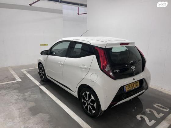 טויוטה אייגו (AYGO) X-Play אוט' 1.0 (72 כ''ס) בנזין 2021 למכירה בקרית גת