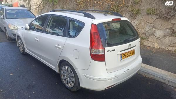יונדאי i30CW Inspire סטיישן אוט' 1.6 (126 כ''ס) בנזין 2012 למכירה בחיפה