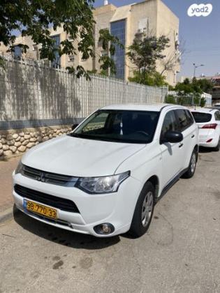 מיצובישי אאוטלנדר Invite ידני 5 מק' 2.0 (150 כ''ס) בנזין 2015 למכירה בבאר שבע