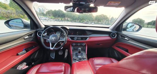 אלפא רומיאו סטלויו 4X4 First Edition SR אוט' 2.0 (280 כ''ס) בנזין 2018 למכירה בתל אביב יפו