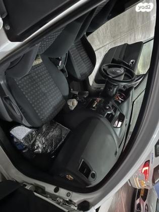 רנו מגאן דור 2 (2004-2010) Business אוט' 4 דל' 1.6 (110 כ''ס) בנזין 2009 למכירה בפתח תקווה