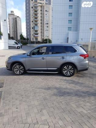 מיצובישי אאוטלנדר Premium אוט' 7 מק' 2.0 (150 כ''ס) בנזין 2019 למכירה בנתניה