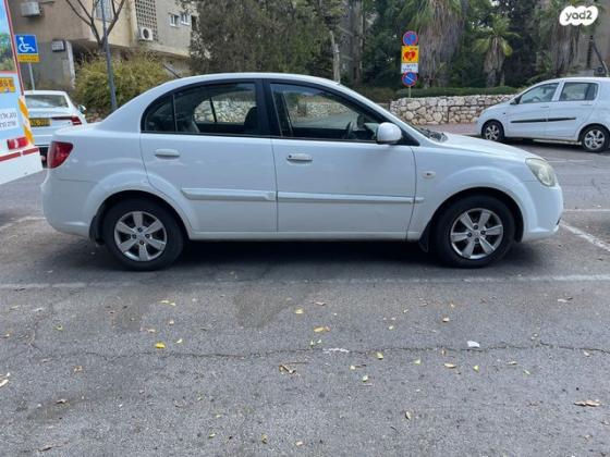 קיה ריו EX סדאן אוט' 1.4 (97 כ''ס) בנזין 2011 למכירה בקרית אונו