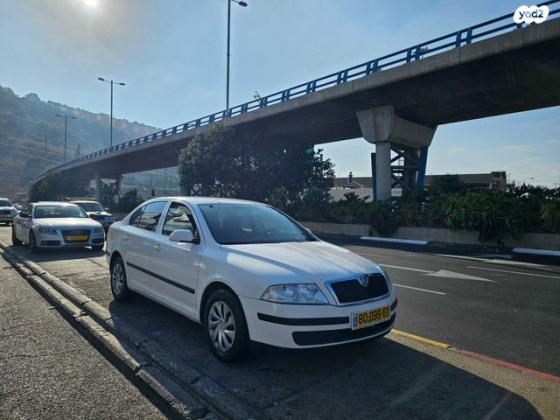 סקודה אוקטביה Ambiente הצ'בק אוט' 1.6 (102 כ''ס) בנזין 2008 למכירה בחיפה