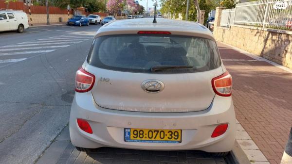 יונדאי i10 Insight ידני 1.0 (66 כ"ס) בנזין 2017 למכירה בצור יצחק