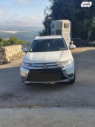 מיצובישי אאוטלנדר Instyle אוט' 7 מק' 2.0 (150 כ"ס) בנזין 2017 למכירה בראש פינה