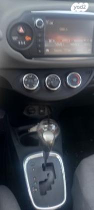 טויוטה יאריס Sol אוט' 1.3 (99 כ"ס) בנזין 2017 למכירה בירושלים