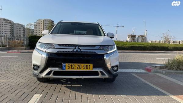 מיצובישי אאוטלנדר Instyle אוט' 7 מק' 2.0 (150 כ"ס) בנזין 2018 למכירה בבאר שבע