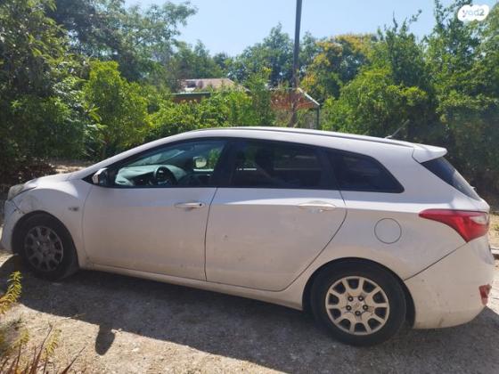 יונדאי i30 Inspire סטיישן אוט' 1.6 (135 כ"ס) בנזין 2013 למכירה בבית אלעזרי