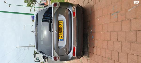 מיצובישי אאוטלנדר Instyle אוט' 5 מק' 2.0 (150 כ"ס) בנזין 2014 למכירה בירחיב