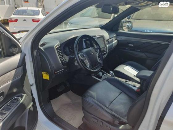 מיצובישי אאוטלנדר PHEV 4X4 Luxury הייבריד אוט' 5 מק' 2.4 (135 כ''ס) היברידי חשמל / בנזין 2020 למכירה בפתח תקווה