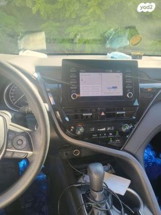 טויוטה קאמרי LE Plus הייבריד אוט' 2.5 (208 כ''ס) בנזין 2022 למכירה בירושלים