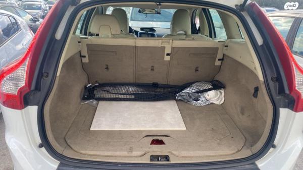 וולוו XC60 4X4 D5 Active סטיישן אוט' דיזל 2.4 (205 כ''ס) דיזל 2011 למכירה בחולון