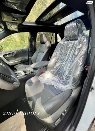 טויוטה RAV4 הייבריד E-motion Sky הייבריד אוט' 2.5 (178 כ''ס) בנזין 2023 למכירה בחיפה